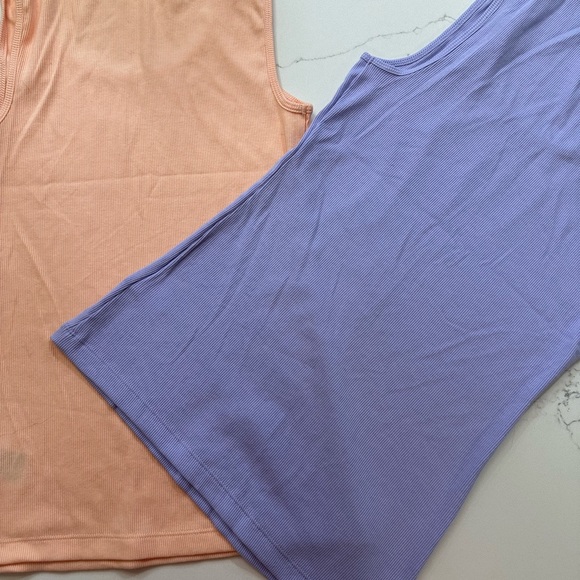 NWT (2) Ribbed Logo Gap Tank Tops -Size:M - Picture 5 of 12